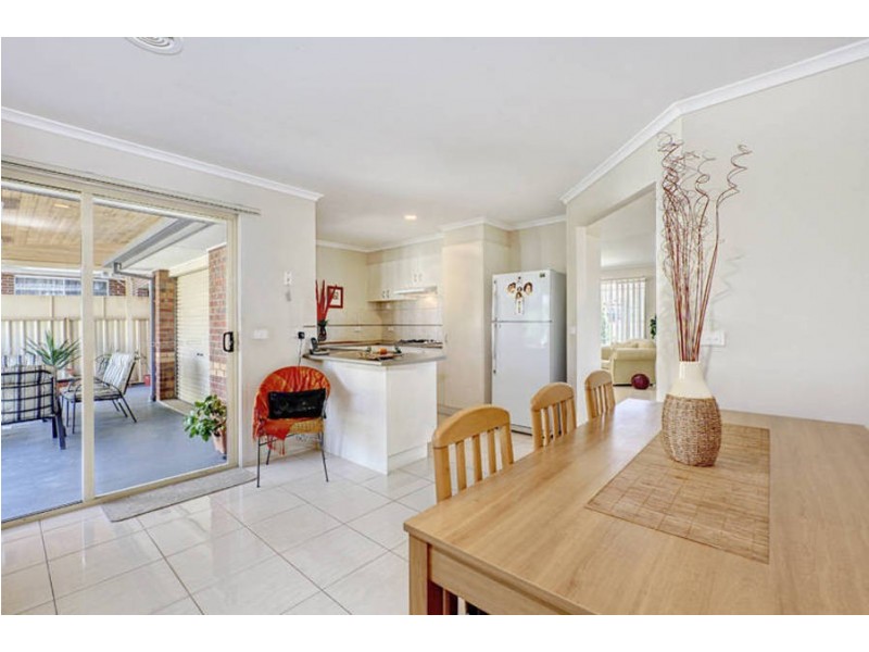 1 Alberton Avenue, Roxburgh Park VIC 3064