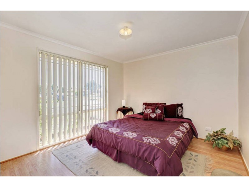 1 Alberton Avenue, Roxburgh Park VIC 3064