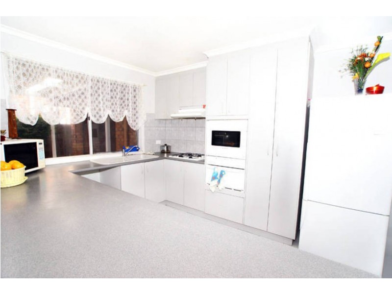 9 Wheatly Avenue, Roxburgh Park VIC 3064