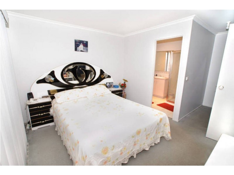 9 Wheatly Avenue, Roxburgh Park VIC 3064