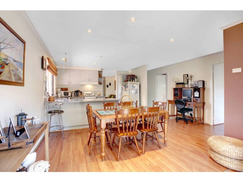 5 Clematis Court, Meadow Heights VIC 3048