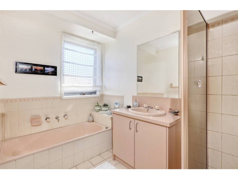 5 Clematis Court, Meadow Heights VIC 3048