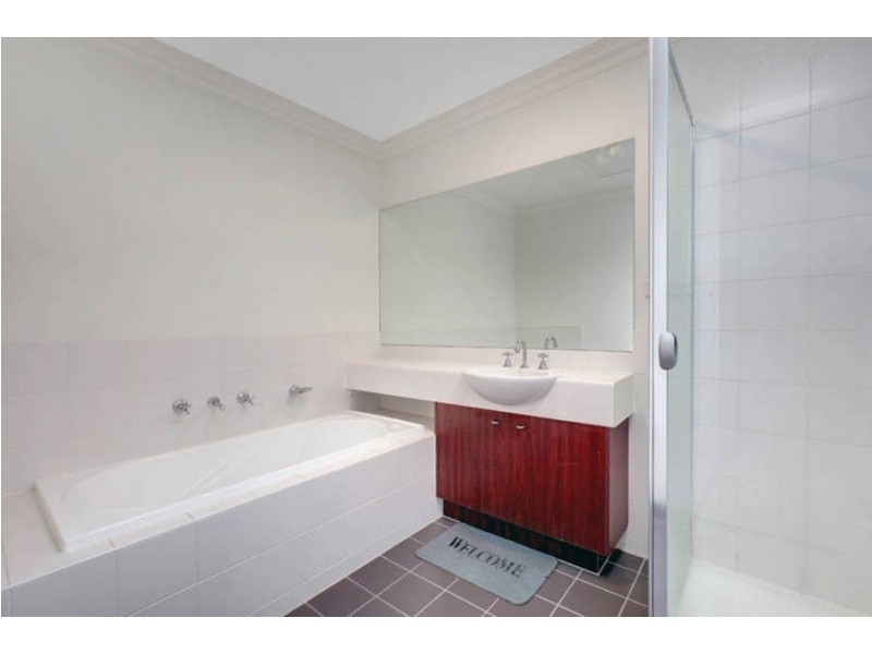 16 Viewbank Street, Roxburgh Park VIC 3064