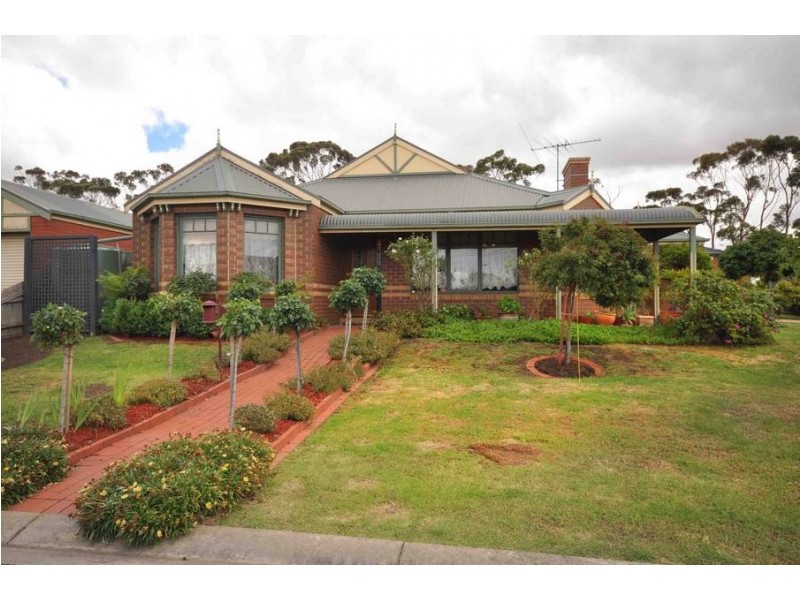 7 HERRING COURT, Roxburgh Park VIC 3064