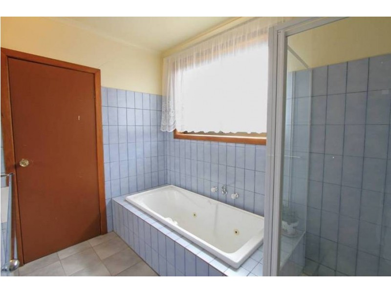 20 GOSFORD CRESCENT, Broadmeadows VIC 3047