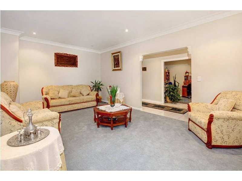 13 Preston Avenue, Roxburgh Park VIC 3064