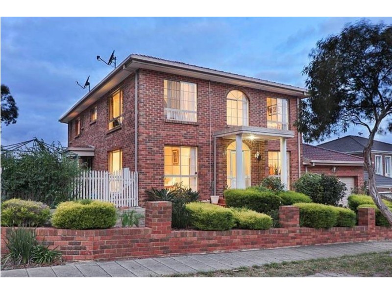 13 Preston Avenue, Roxburgh Park VIC 3064