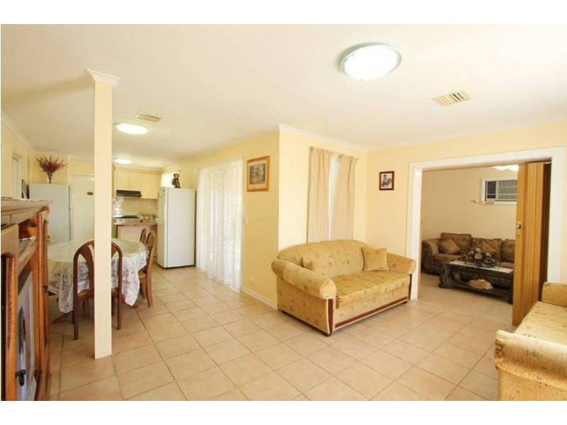 7B Rokewood Crescent, Meadow Heights VIC 3048