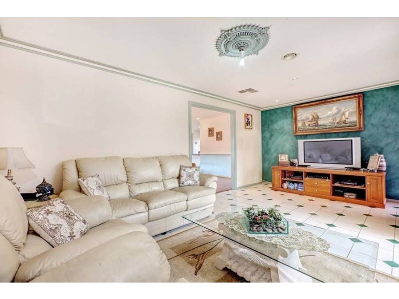 51 Rearden Crescent, Roxburgh Park VIC 3064