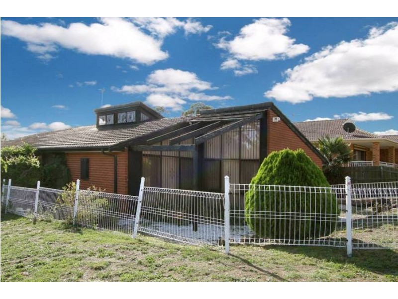 1 Dakara Close, Meadow Heights VIC 3048