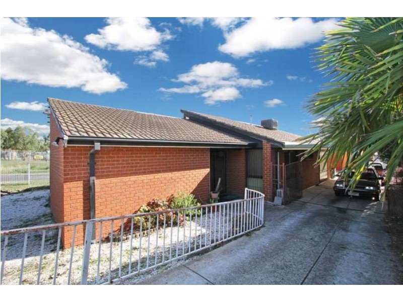 1 Dakara Close, Meadow Heights VIC 3048