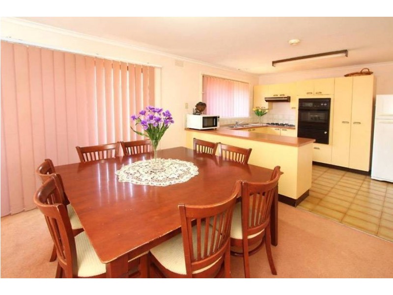 1/4 Appin Street, Meadow Heights VIC 3048