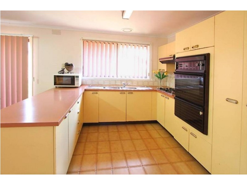 1/4 Appin Street, Meadow Heights VIC 3048