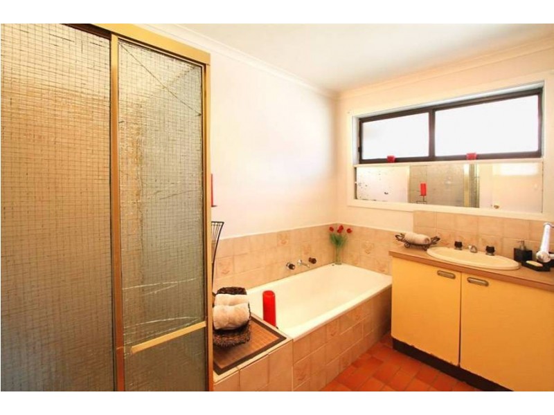 1/4 Appin Street, Meadow Heights VIC 3048