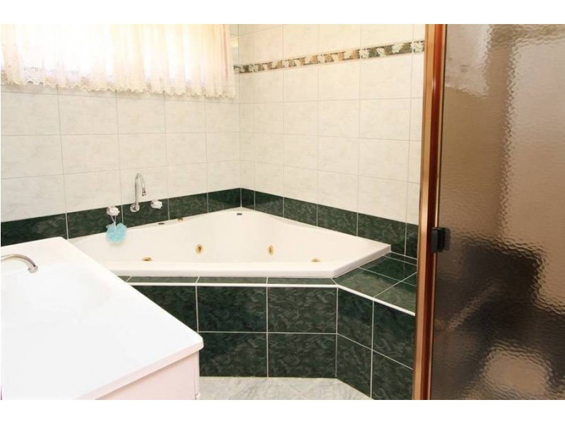 20 Hopkins Way, Meadow Heights VIC 3048