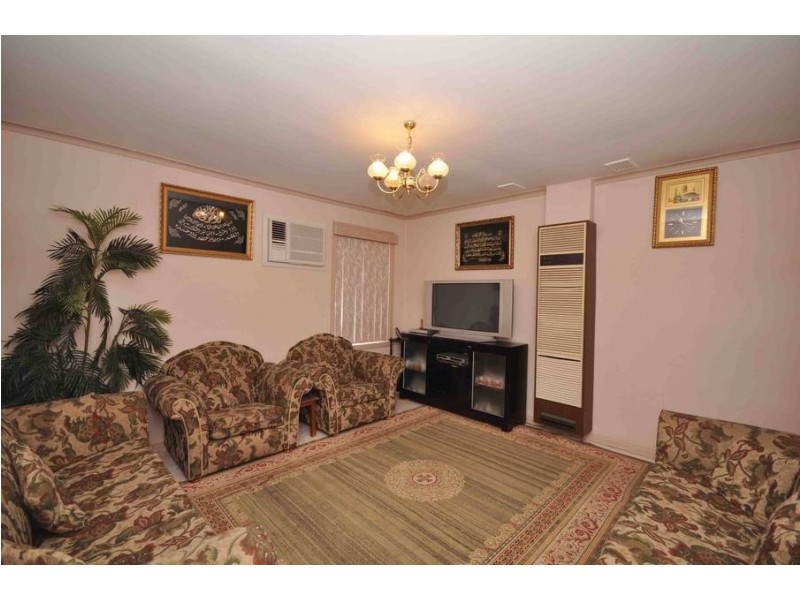 138 DALLAS DRIVE, Dallas VIC 3047