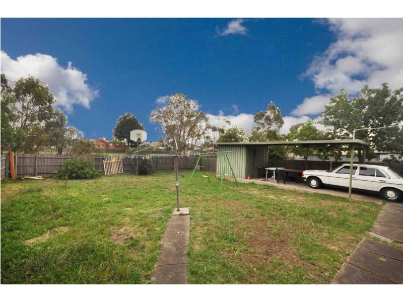 138 DALLAS DRIVE, Dallas VIC 3047