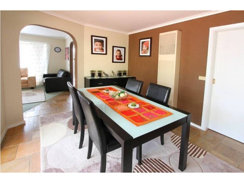 26 Linden Close, Meadow Heights VIC 3048