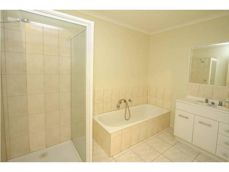 9 Severn Court, Roxburgh Park VIC 3064