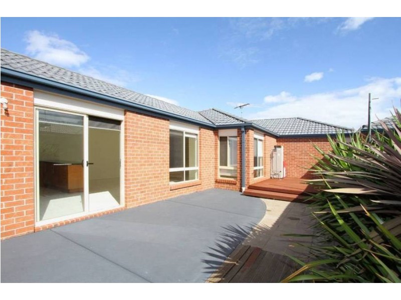 9 Severn Court, Roxburgh Park VIC 3064