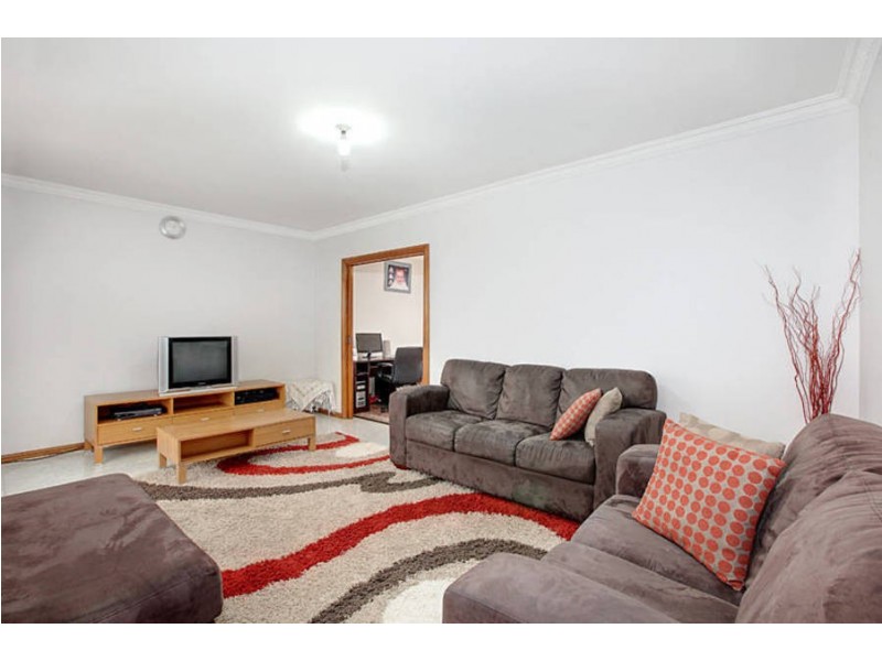 1/25 Mitchell Crescent, Meadow Heights VIC 3048