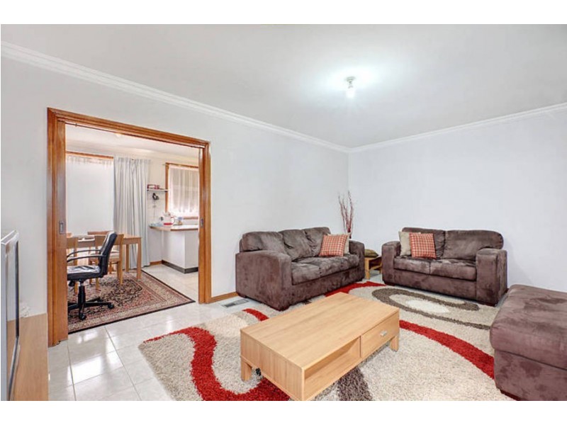 1/25 Mitchell Crescent, Meadow Heights VIC 3048