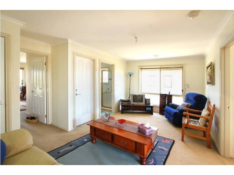 24 Rhine Drive, Roxburgh Park VIC 3064