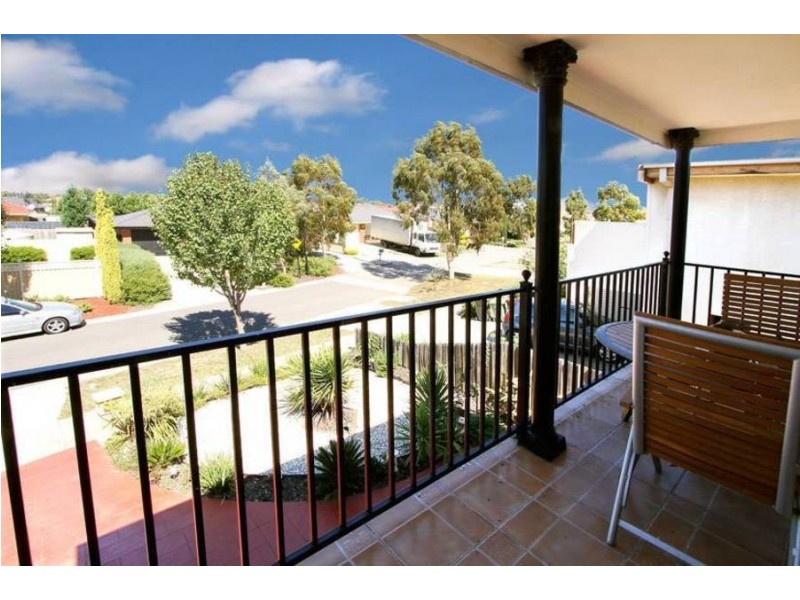 24 Rhine Drive, Roxburgh Park VIC 3064