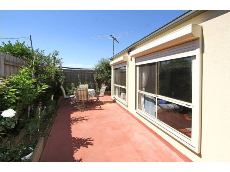 24 Rhine Drive, Roxburgh Park VIC 3064