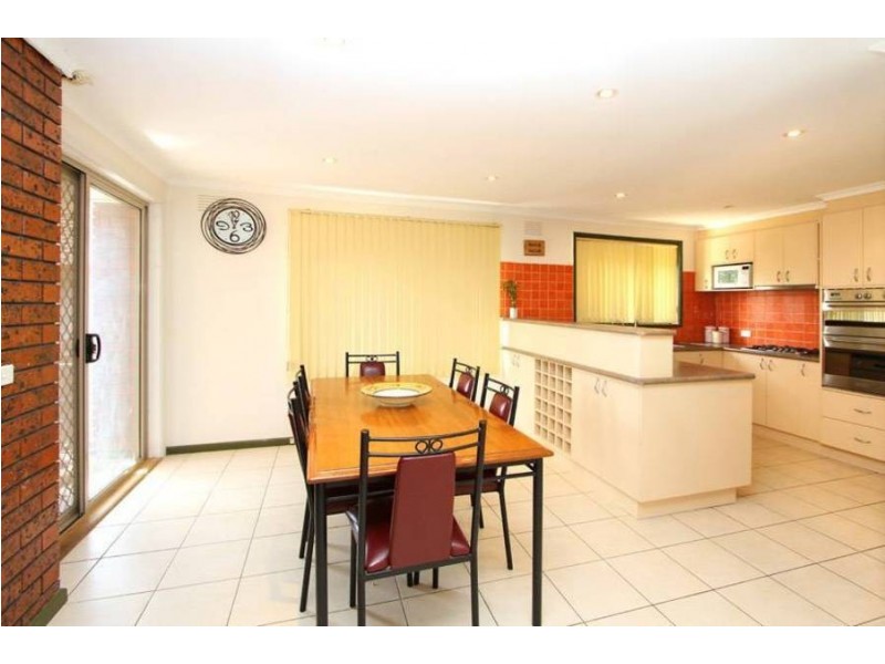 15 Clarke Drive, Gladstone Park VIC 3043