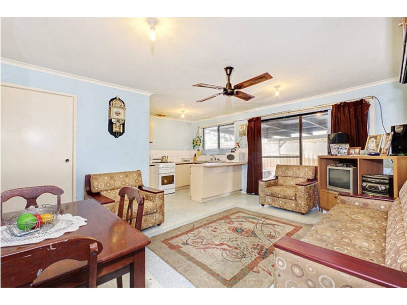 8 Denver Court, Meadow Heights VIC 3048