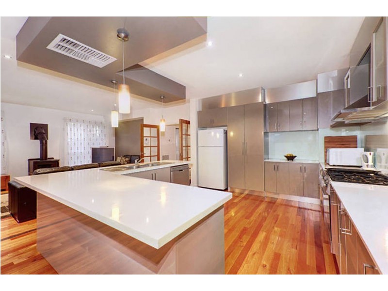 18 Morwell Crescent, Dallas VIC 3047