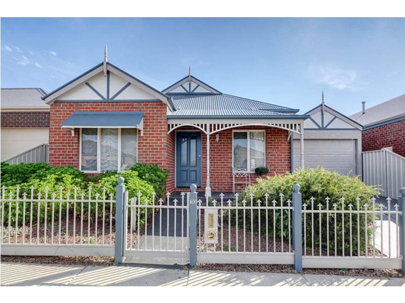 10 St. Ives Place, Craigieburn VIC 3064
