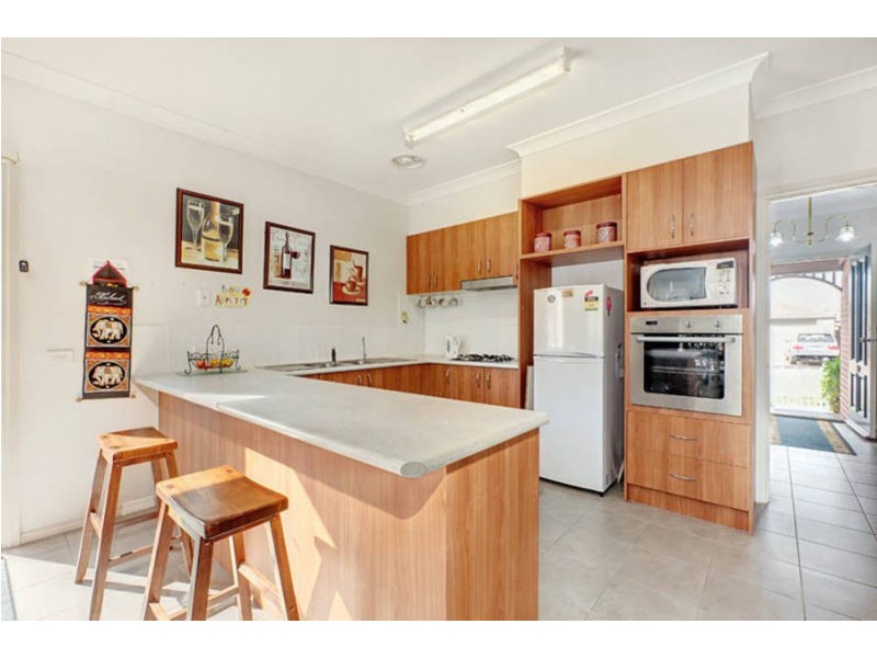 10 St. Ives Place, Craigieburn VIC 3064