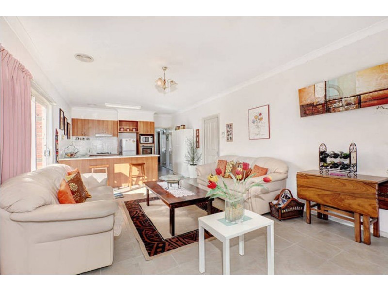 10 St. Ives Place, Craigieburn VIC 3064