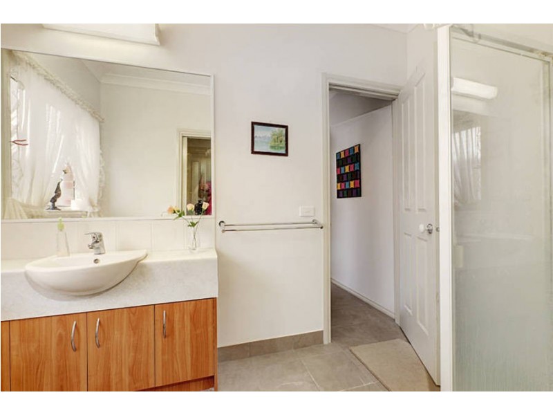 10 St. Ives Place, Craigieburn VIC 3064