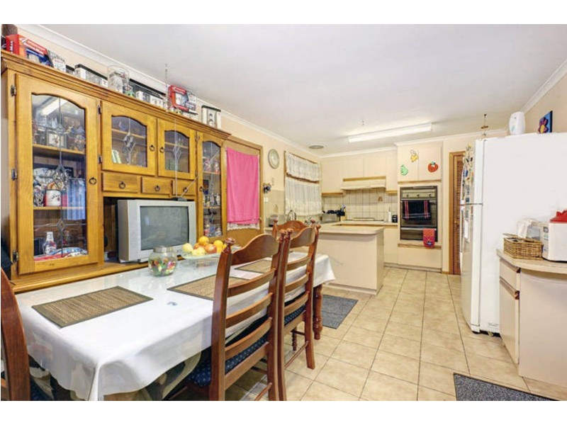 6 Elgata Close, Meadow Heights VIC 3048