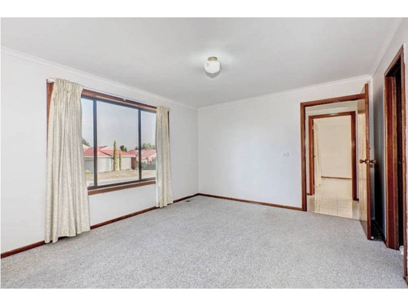 20 Cassinia Crescent, Meadow Heights VIC 3048