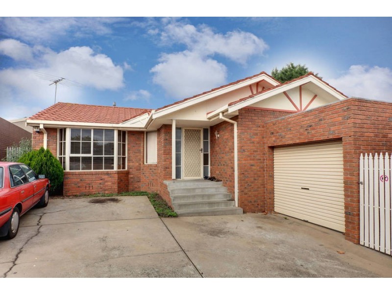2/34 Shankland Boulevarde, Meadow Heights VIC 3048