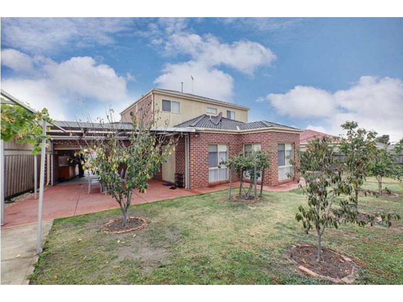 4 Oakbank Court, Roxburgh Park VIC 3064