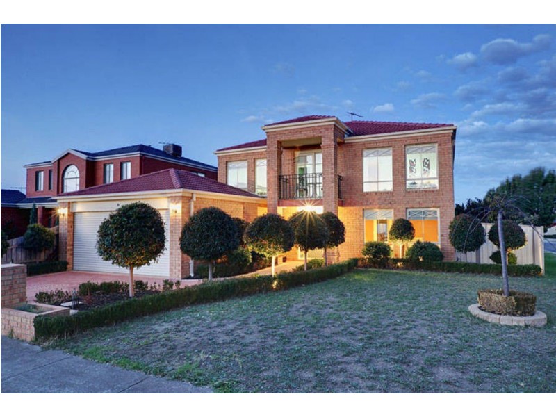 10 Boyden Square, Roxburgh Park VIC 3064