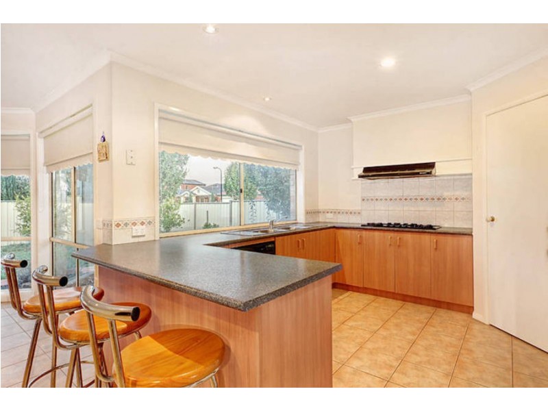 10 Boyden Square, Roxburgh Park VIC 3064