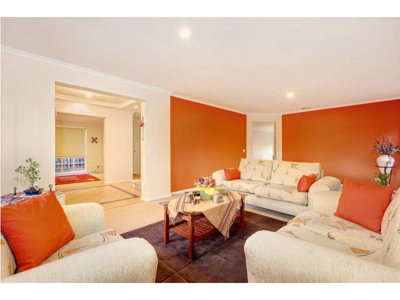 10 Boyden Square, Roxburgh Park VIC 3064