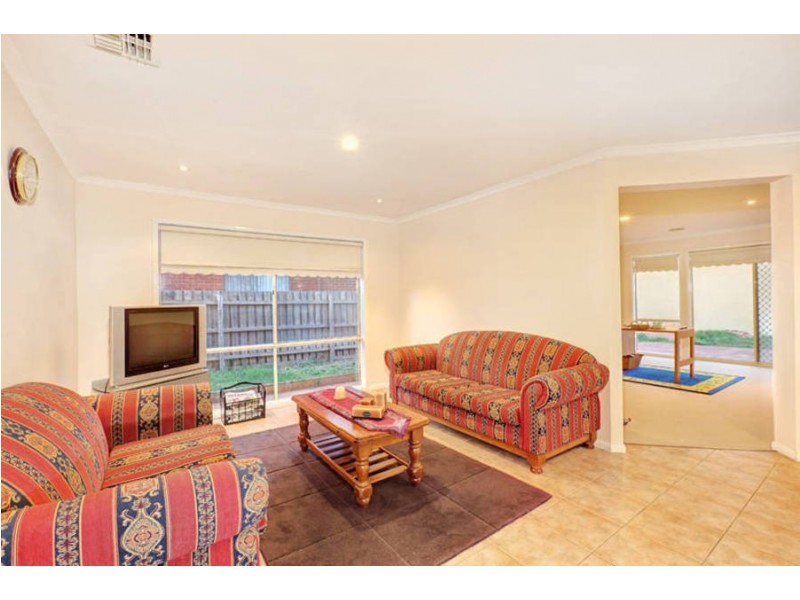 10 Boyden Square, Roxburgh Park VIC 3064