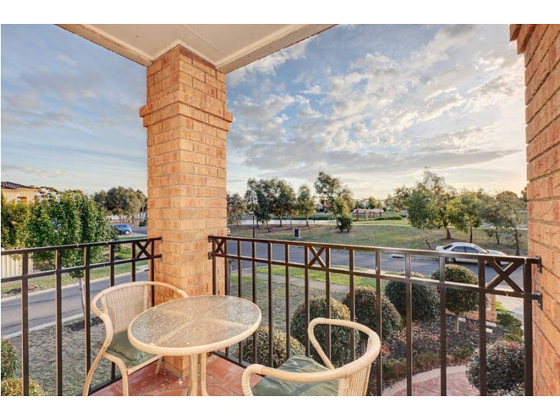 10 Boyden Square, Roxburgh Park VIC 3064