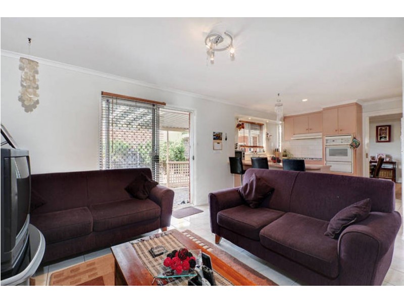 6 Peppermint Grove, Meadow Heights VIC 3048