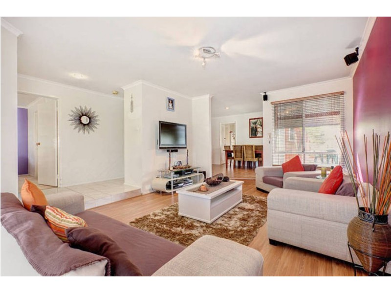 6 Peppermint Grove, Meadow Heights VIC 3048