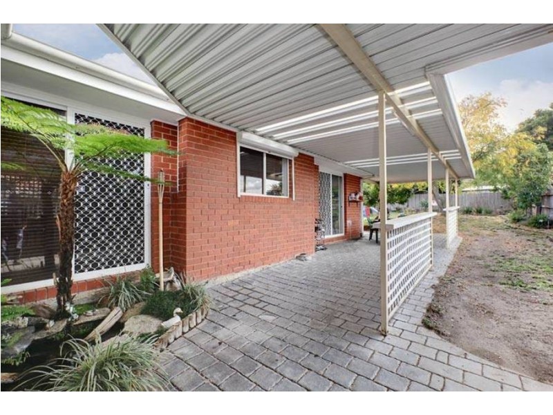 6 Peppermint Grove, Meadow Heights VIC 3048