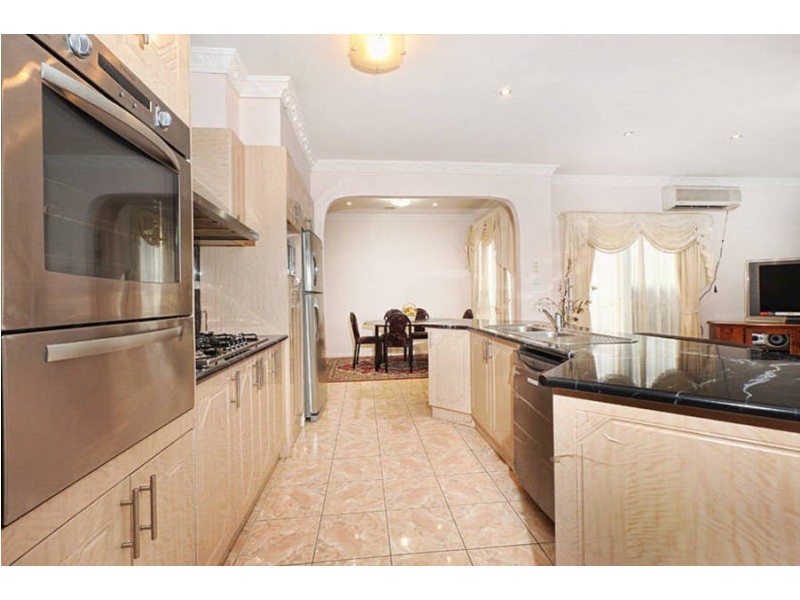 8 Kingdom Court, Roxburgh Park VIC 3064