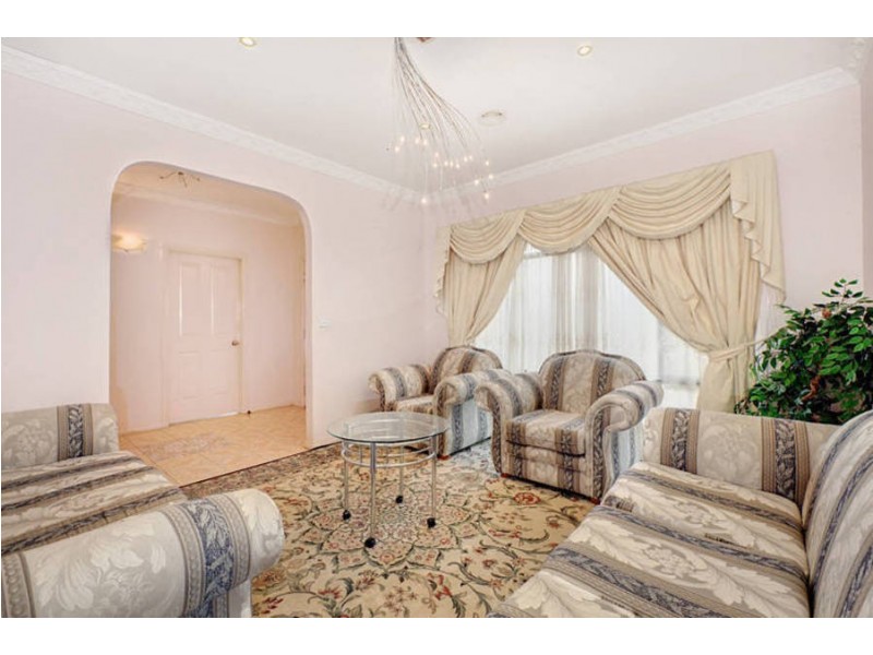 8 Kingdom Court, Roxburgh Park VIC 3064